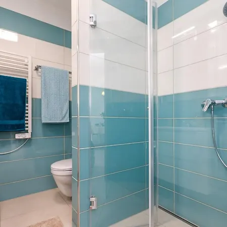 Veronikapartman - Brand New & Cozy - With Underground Garage *