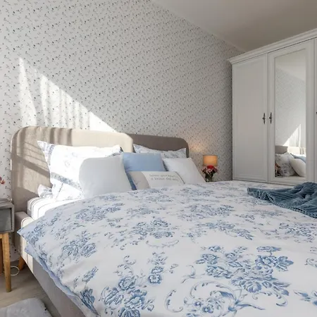 Veronikapartman - Brand New & Cozy - With Underground Garage Héviz