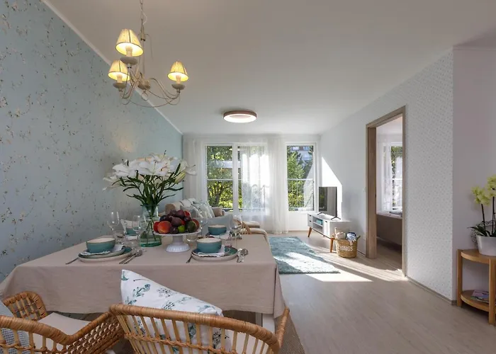 Veronikapartman - Brand New & Cozy - With Underground Garage Apartament