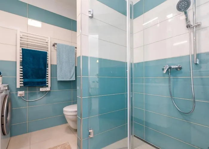 Veronikapartman - Brand New & Cozy - With Underground Garage *