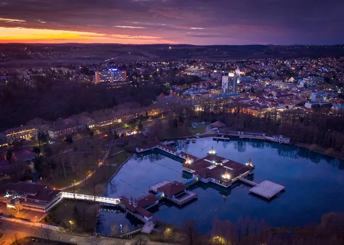 Veronikapartman - Brand New & Cozy - With Underground Garage *