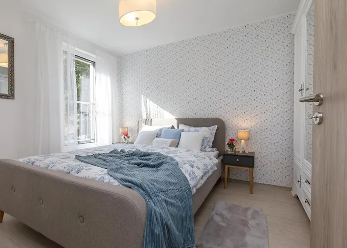 Veronikapartman - Brand New & Cozy - With Underground Garage Apartament